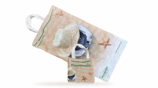 Strandtuch samt Tasche und Frotteehenkel